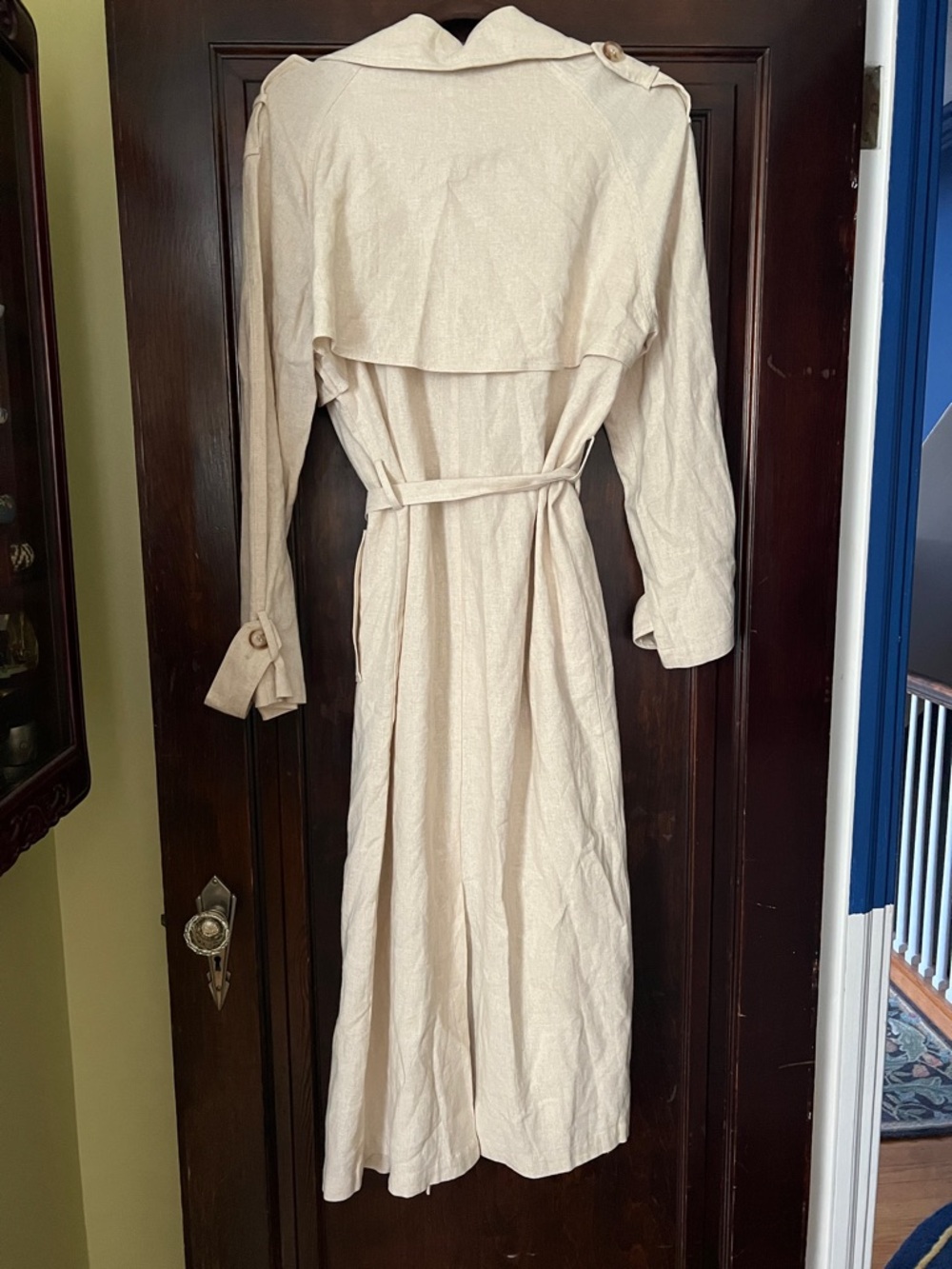 Gorgeous Linen belted long trench coat - Picture 4 of 4